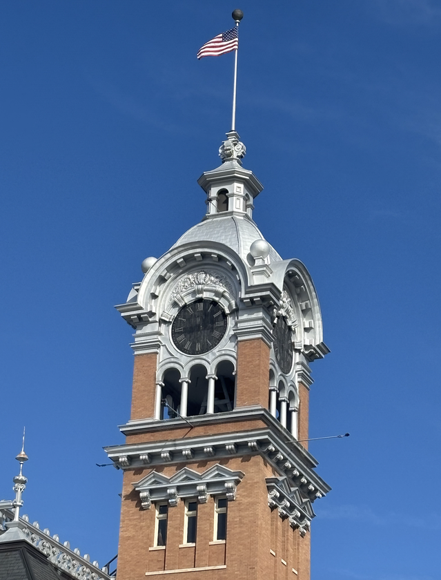 WORK UNDERWAY TO RESTORE LINCOLN COUNTY COURTHOUSE CLOCK